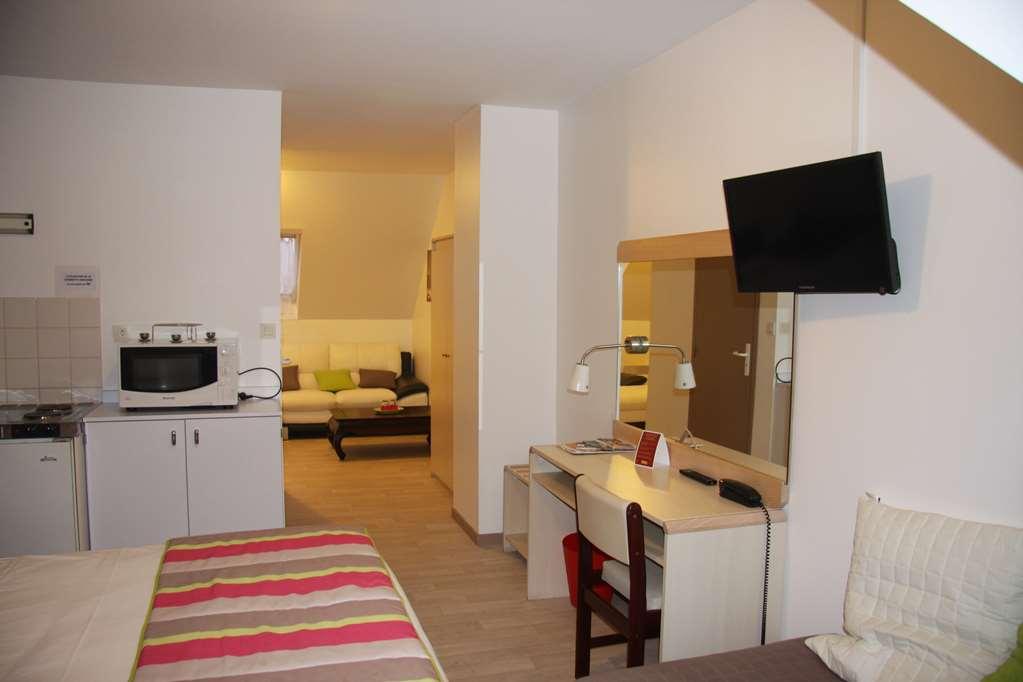 Brit Hotel Cherbourg Room photo