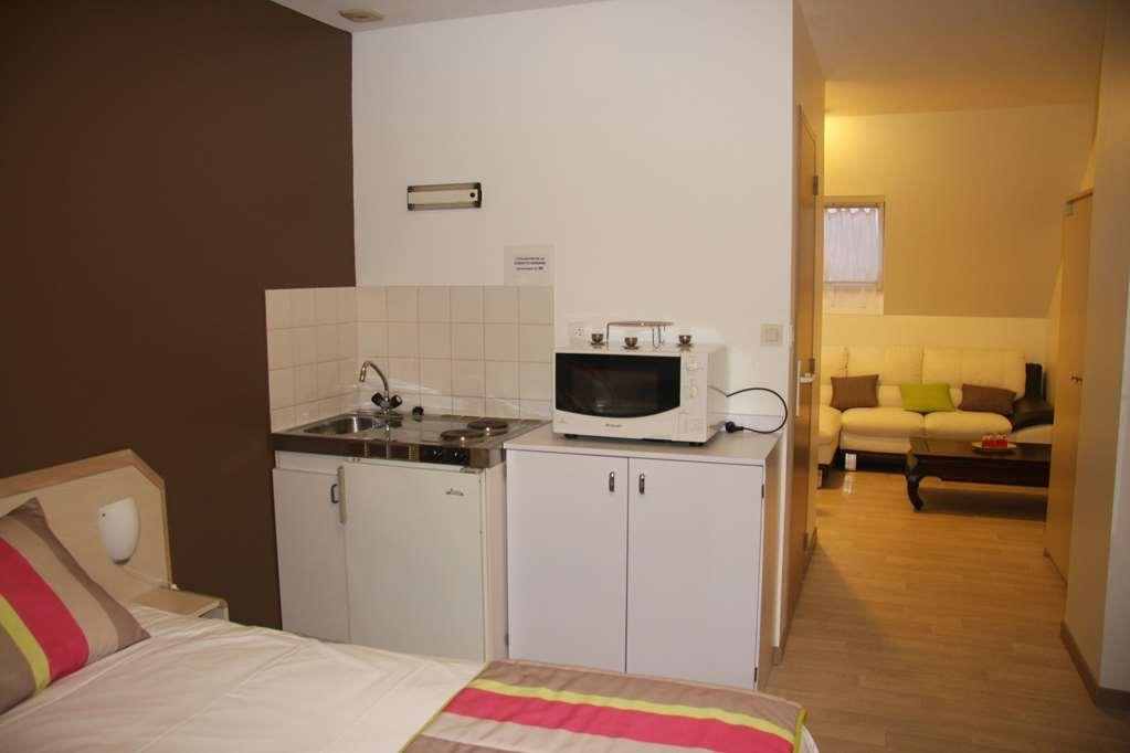 Brit Hotel Cherbourg Room photo