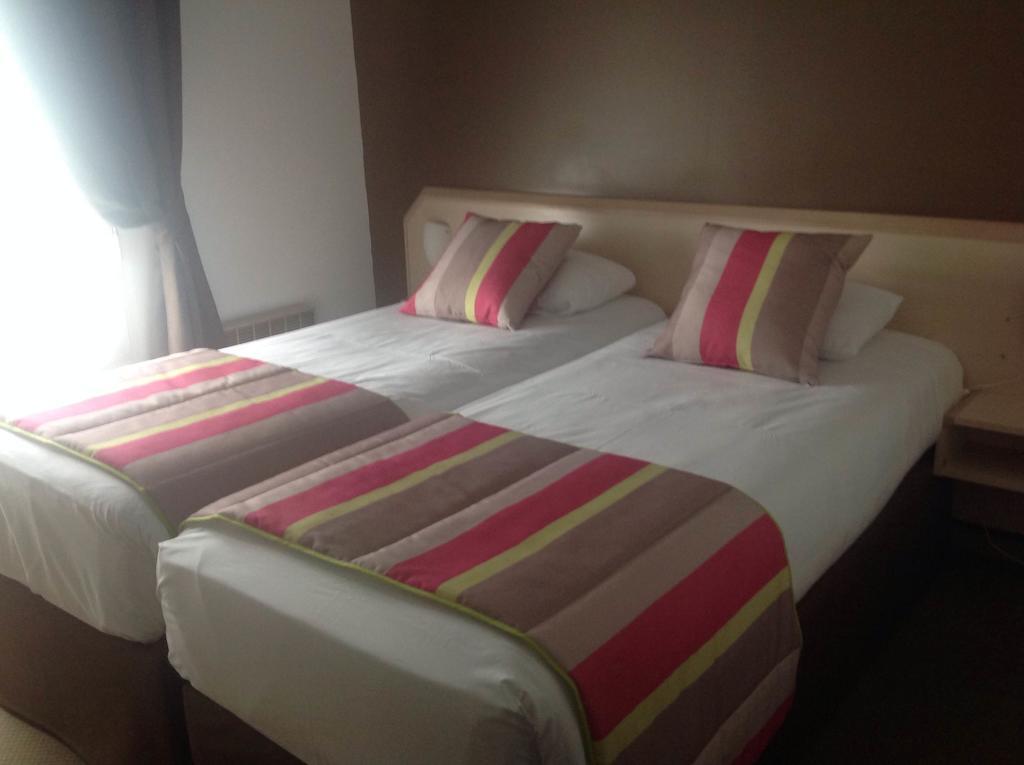 Brit Hotel Cherbourg Room photo