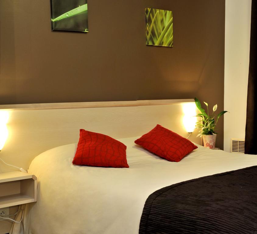 Brit Hotel Cherbourg Room photo